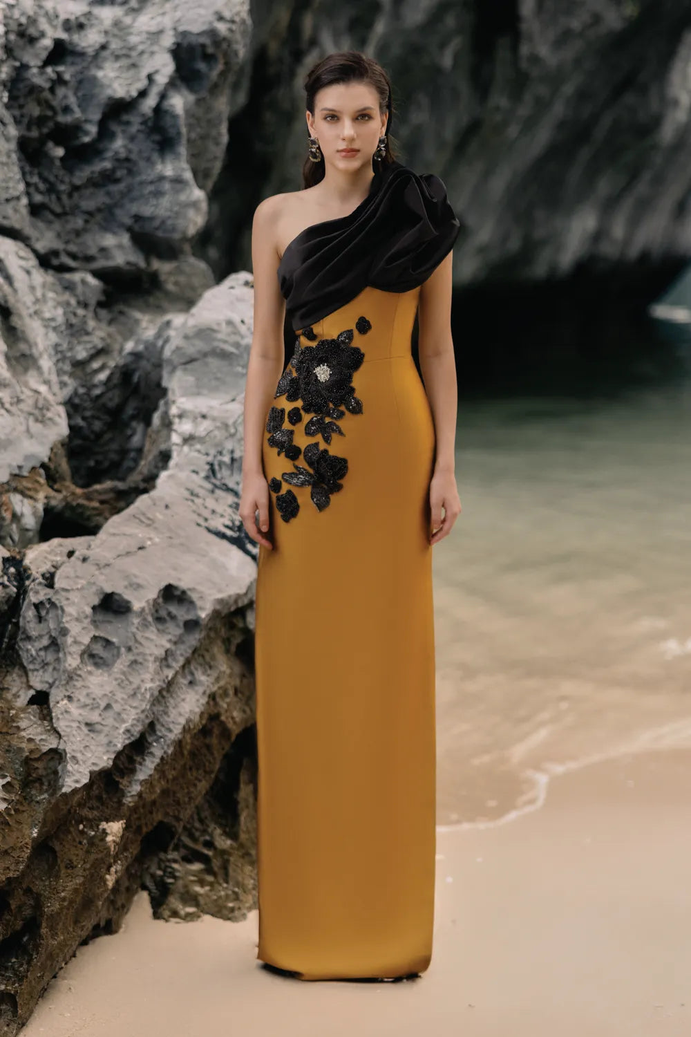 Diagonal Puffy Knotted Shoulder Dress