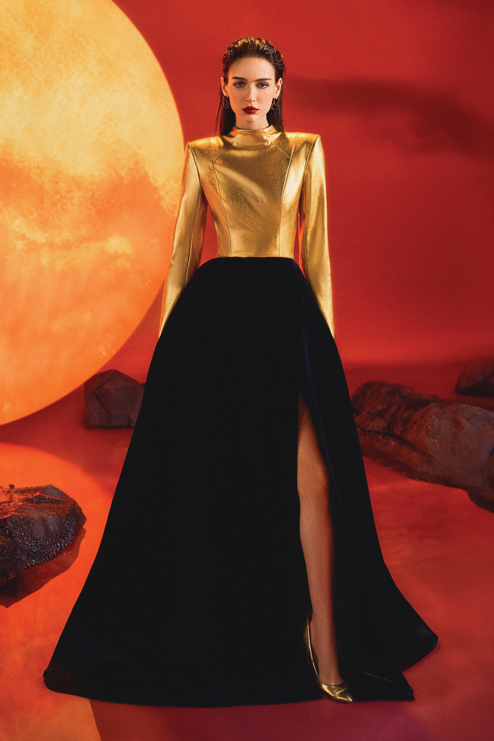 Golden A-line Velvet Dress LUNE DE SOIE Golden A-line Velvet Dress LUNE DE SOIE