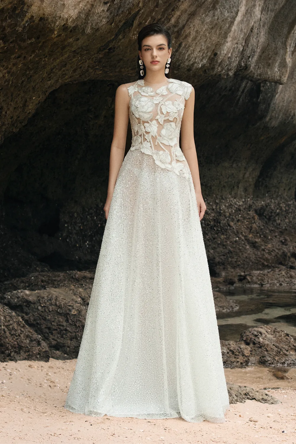 Sleeveless Diagonal Layered Flared Dress LUNE DE SOIE Sleeveless Diagonal Layered Flared Dress LUNE DE SOIE