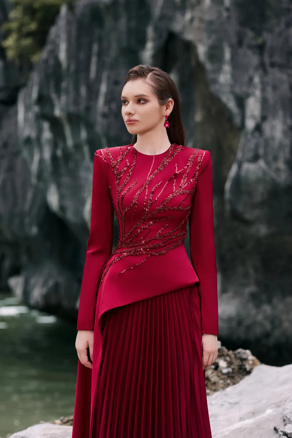 Diagonal Long Flap Top With Pleated A-line Skirt Set