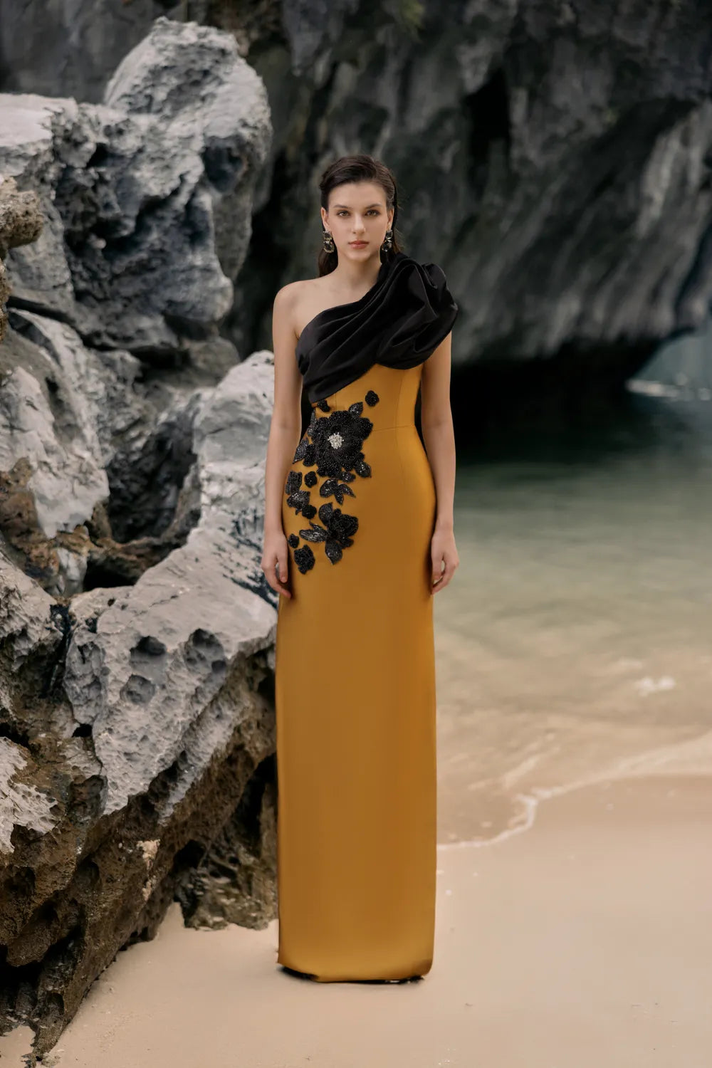 Diagonal Puffy Knotted Shoulder Dress