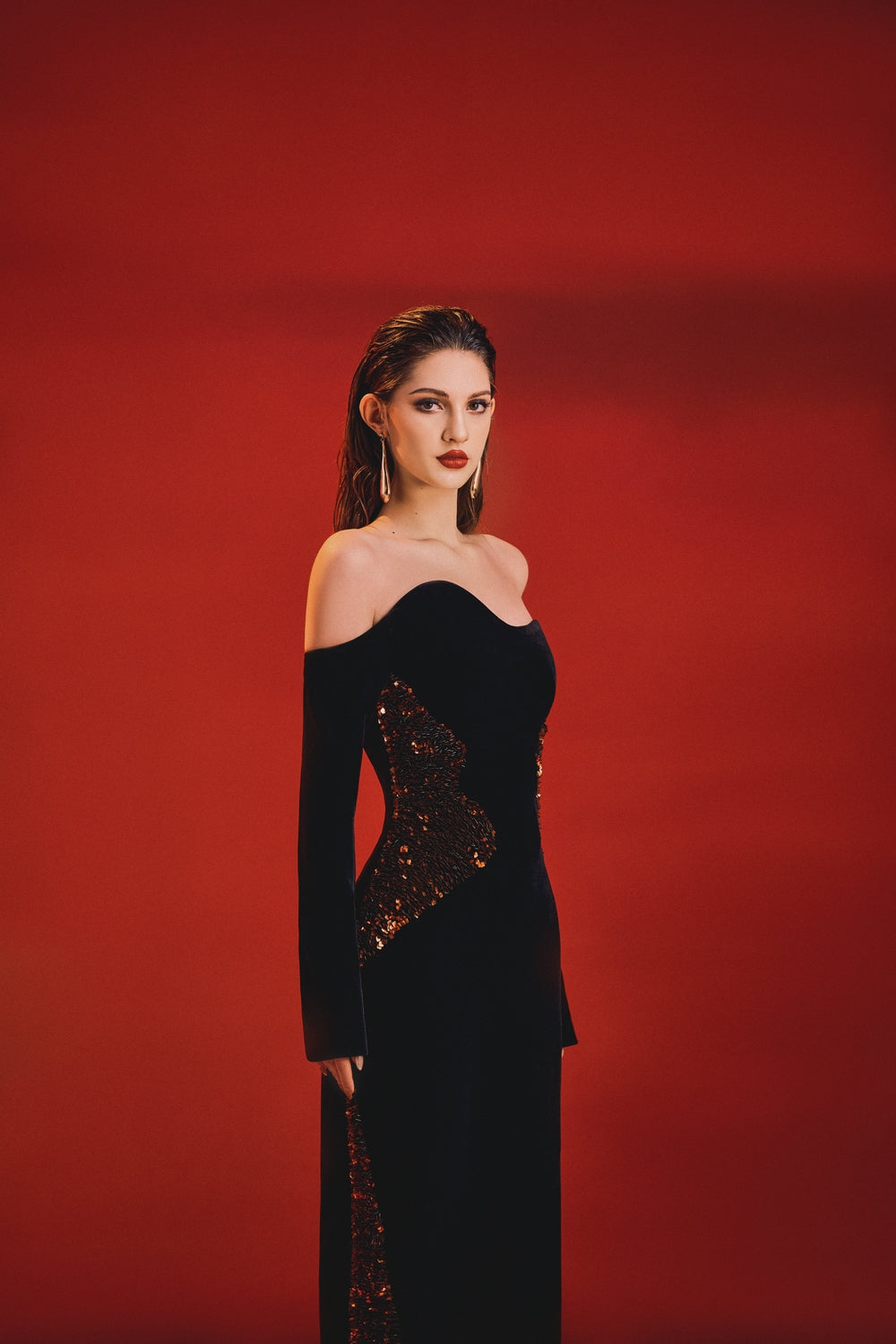 long straight dress Open-Back Satin Prom with Knot a long skirt with a deep side slit Good Impression Double Twist Maxi