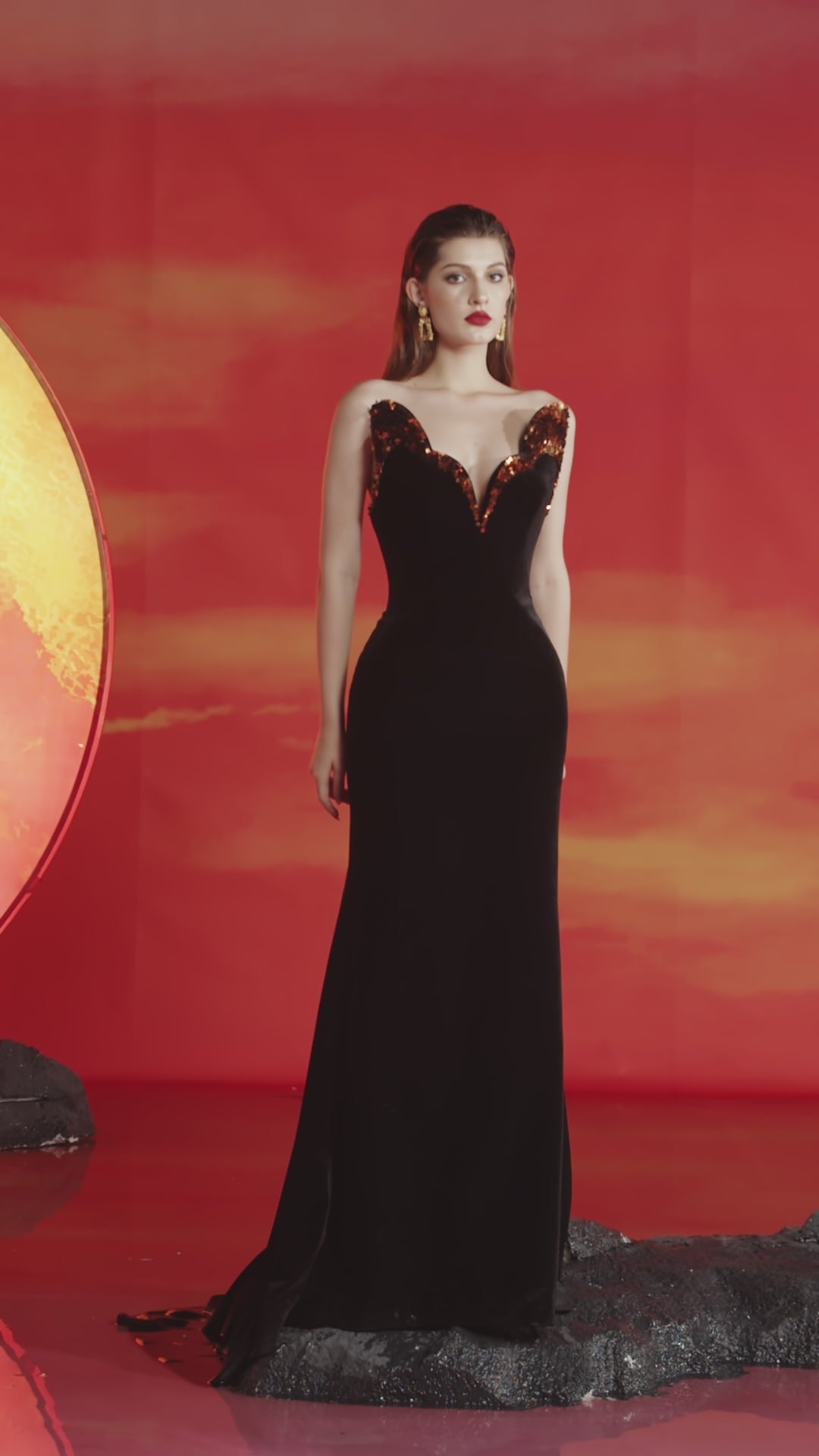 Wavy V-Chest Mermaid Dress