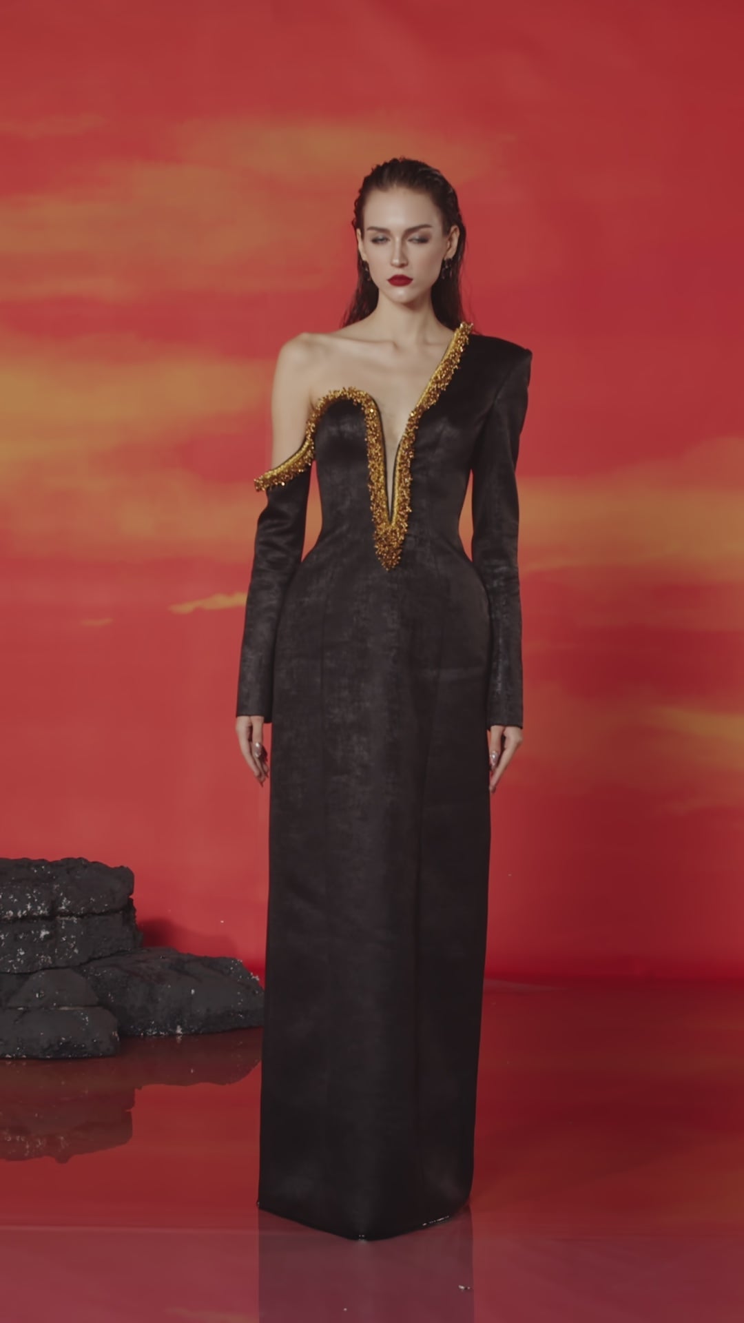 Asymmetric Shoulder Golden Chest Dress